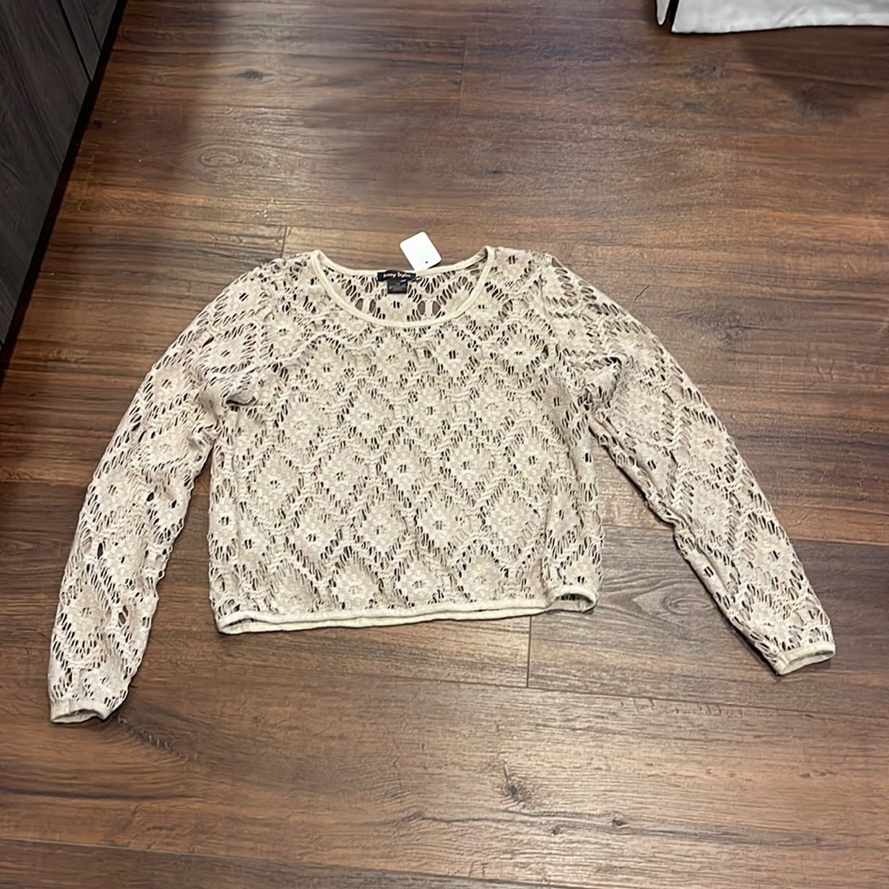 Sunny Taylor NWOT Crotchet Crop Top in a beige Color